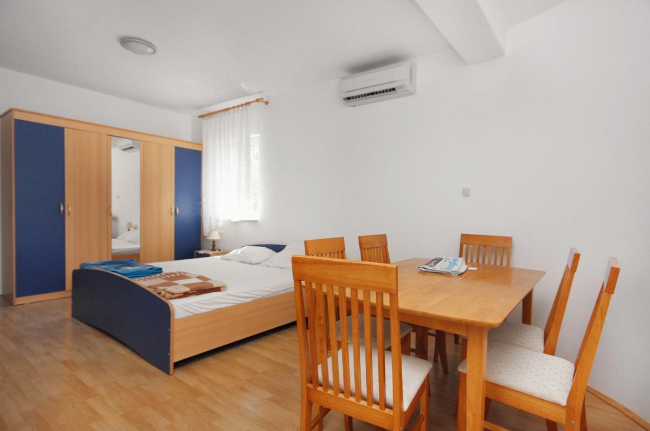 Apartments And Rooms With Parking Space Sveti Vid, Krk - 5323 외부 사진